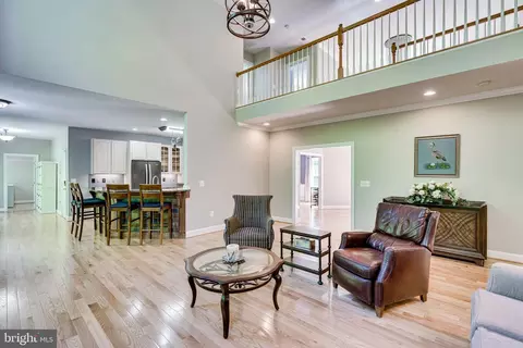 Living - 7802 Creekside View Ln, Springfield, VA 22153 photo 1 of 7