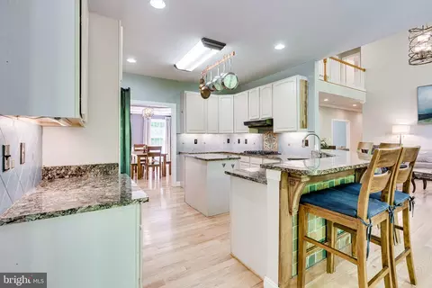 Kitchen - 7802 Creekside View Ln, Springfield, VA 22153 photo 5 of 9