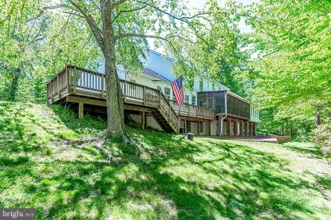 Exterior - 7802 Creekside View Ln, Springfield, VA 22153 photo 12 of 16