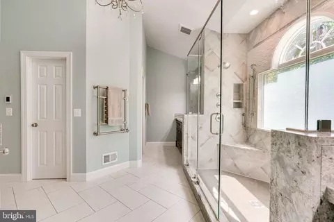 Bath - 7802 Creekside View Ln, Springfield, VA 22153 photo 9 of 18