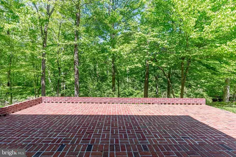 Exterior - 7802 Creekside View Ln, Springfield, VA 22153 photo 11 of 16