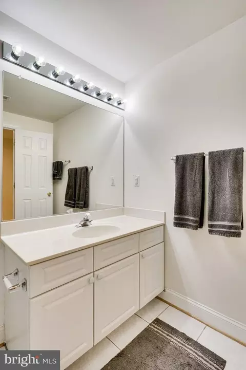 Bath - 7802 Creekside View Ln, Springfield, VA 22153 photo 16 of 18