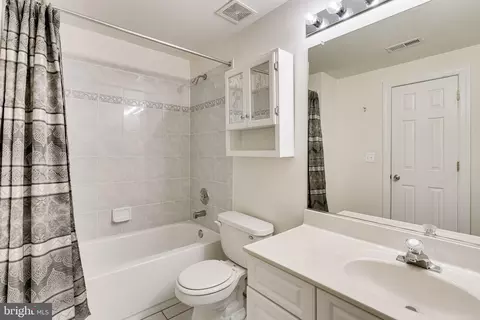 Bath - 7802 Creekside View Ln, Springfield, VA 22153 photo 18 of 18