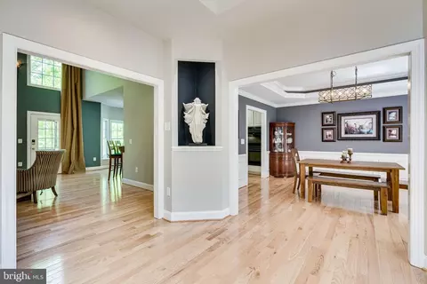 Entry Way - 7802 Creekside View Ln, Springfield, VA 22153 photo 6 of 15