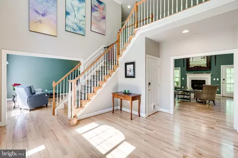 Entry Way - 7802 Creekside View Ln, Springfield, VA 22153 photo 3 of 15