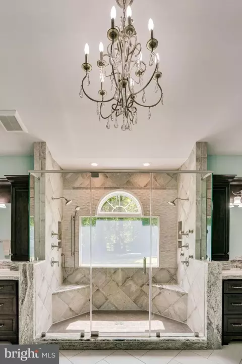 Bath - 7802 Creekside View Ln, Springfield, VA 22153 photo 6 of 18