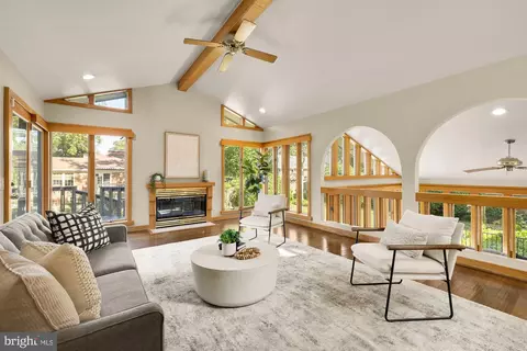 7105 Marlan Dr, Alexandria, VA 22307