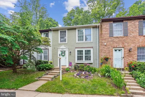 1646 Sierra Woods Dr, Reston, VA 20194