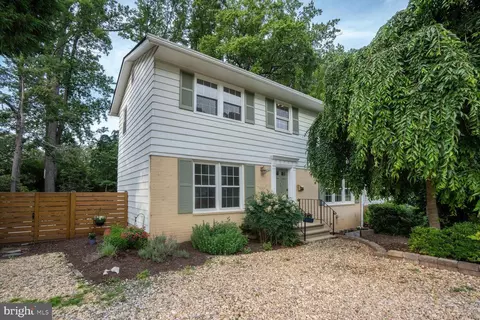 2609 Bowling Green Dr, Vienna, VA 22180