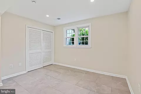Bedroom - 1106 Wimbledon Dr, Mclean, VA 22101 photo 5 of 5
