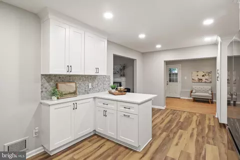 5304 Kings Park Dr, Springfield, VA 22151 photo 17
