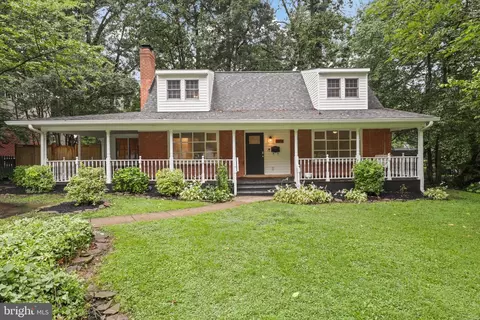 5304 Kings Park Dr, Springfield, VA 22151 photo 3