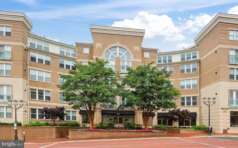 12000 Market St #284, Reston, VA 20190