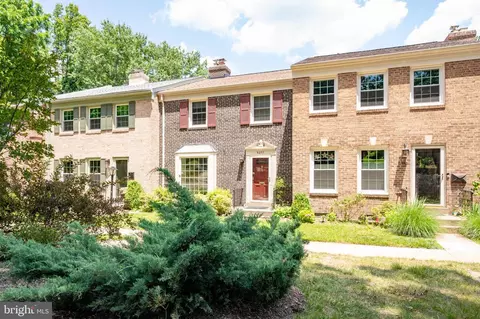 9277 Bailey Ln, Fairfax, VA 22031