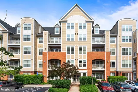 2711 Bellforest Ct #405, Vienna, VA 22180