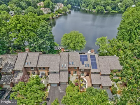 View/Area - 11064 Thrush Ridge Rd, Reston, VA 20191 photo 6 of 12