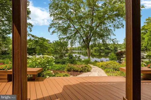 Exterior - 11064 Thrush Ridge Rd, Reston, VA 20191 photo 13 of 17