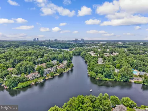 View/Area - 11064 Thrush Ridge Rd, Reston, VA 20191 photo 10 of 12