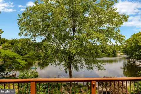 View/Area - 11064 Thrush Ridge Rd, Reston, VA 20191 photo 1 of 12