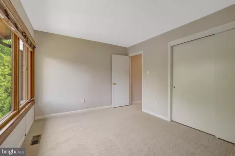 Bedroom - 11064 Thrush Ridge Rd, Reston, VA 20191 photo 9 of 11