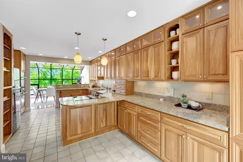 Kitchen - 11064 Thrush Ridge Rd, Reston, VA 20191 photo 2 of 8