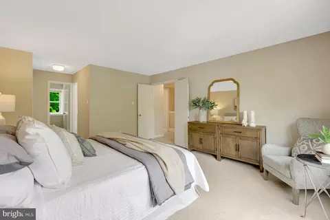 Bedroom - 11064 Thrush Ridge Rd, Reston, VA 20191 photo 4 of 11