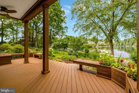Exterior - 11064 Thrush Ridge Rd, Reston, VA 20191 photo 12 of 17