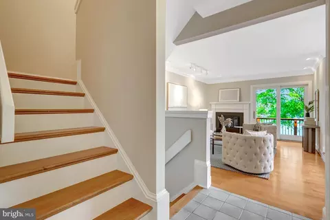 Entry Way - 11064 Thrush Ridge Rd, Reston, VA 20191 photo 2 of 3