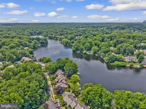 View/Area - 11064 Thrush Ridge Rd, Reston, VA 20191 photo 9 of 12