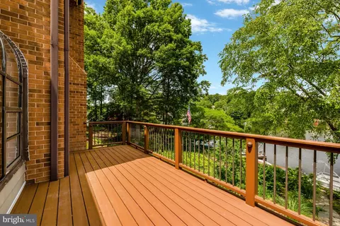 Exterior - 11064 Thrush Ridge Rd, Reston, VA 20191 photo 6 of 17