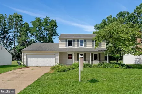 6218 Hidden Canyon Rd, Centreville, VA 20120