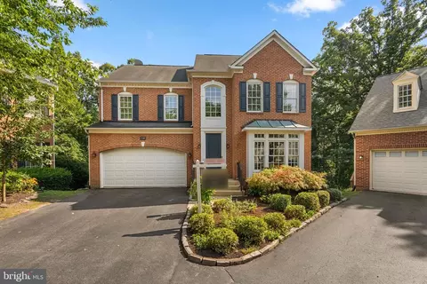 7720 Stone Wheat Ct, Alexandria, VA 22315