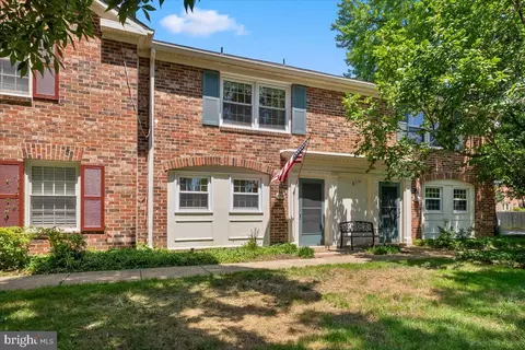 8356 Forrester Blvd #470, Springfield, VA 22152