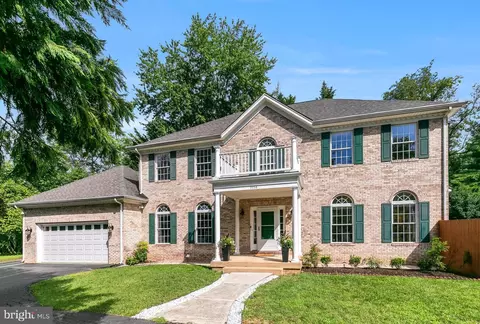 9956 Corsica St, Vienna, VA 22181