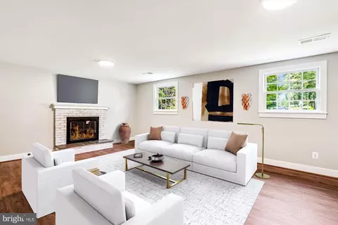 4711 Pontiac Dr, Annandale, VA 22003