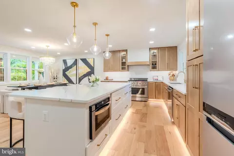 5303 Rolling Rd, Springfield, VA 22151 photo 6