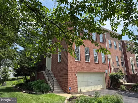 6220 Roudsby Ln, Alexandria, VA 22315