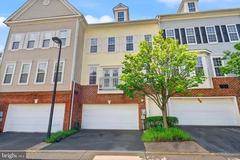 8123 Harper Valley Ln #40, Falls Church, VA 22042