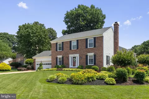 5304 Braddock Ridge Dr, Centreville, VA 20120