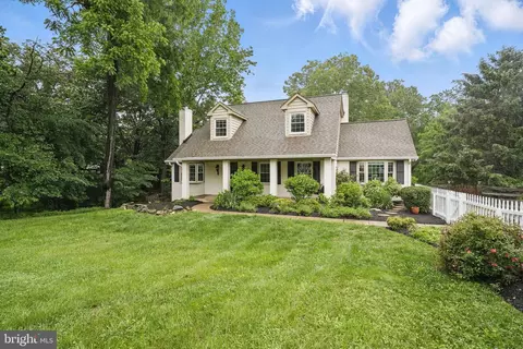 11340 Waples Mill Rd, Oakton, VA 22124