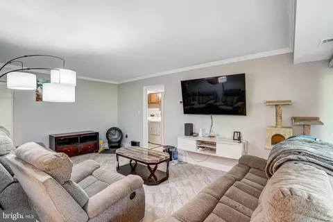 9730 Kingsbridge Dr #002, Fairfax, VA 22031