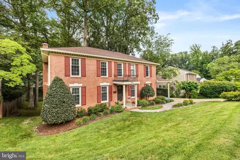 4407 Wakefield Dr, Annandale, VA 22003