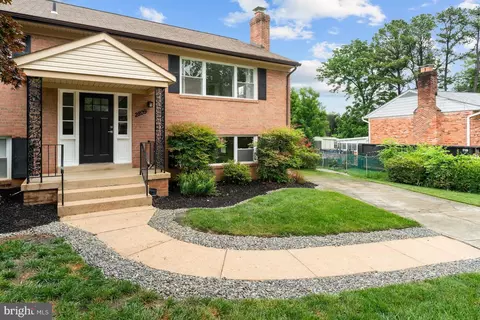2809 Elsmore St, Fairfax, VA 22031