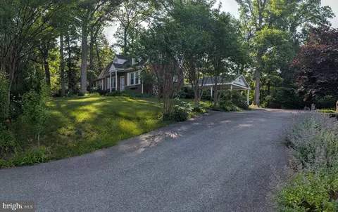 Exterior - 1903 Kirby Rd, Mclean, VA 22101 photo 3 of 10