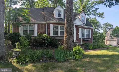 Exterior - 1903 Kirby Rd, Mclean, VA 22101 photo 4 of 10