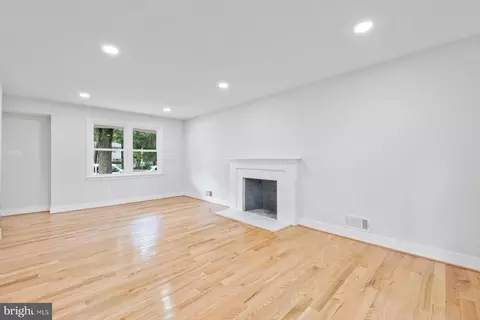 6712 Huntsman Blvd, Springfield, VA 22152 photo 17