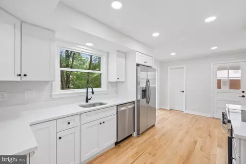 6712 Huntsman Blvd, Springfield, VA 22152 photo 13