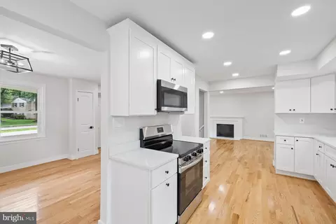 6712 Huntsman Blvd, Springfield, VA 22152 photo 10