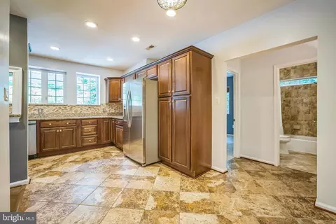 6600 Ridgeway Dr, Springfield, VA 22150 photo 11