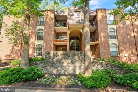 3378 Woodburn Rd #11, Annandale, VA 22003
